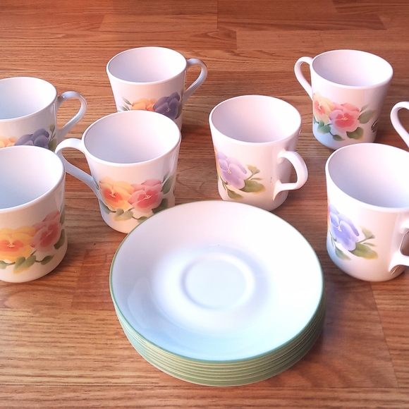*Vintage Corning Wear, Corelle,  Summer Blush pattern, 8 cups, 8 saucers - Picture 3 of 16